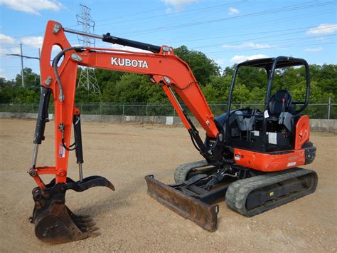 Kubota KX 040